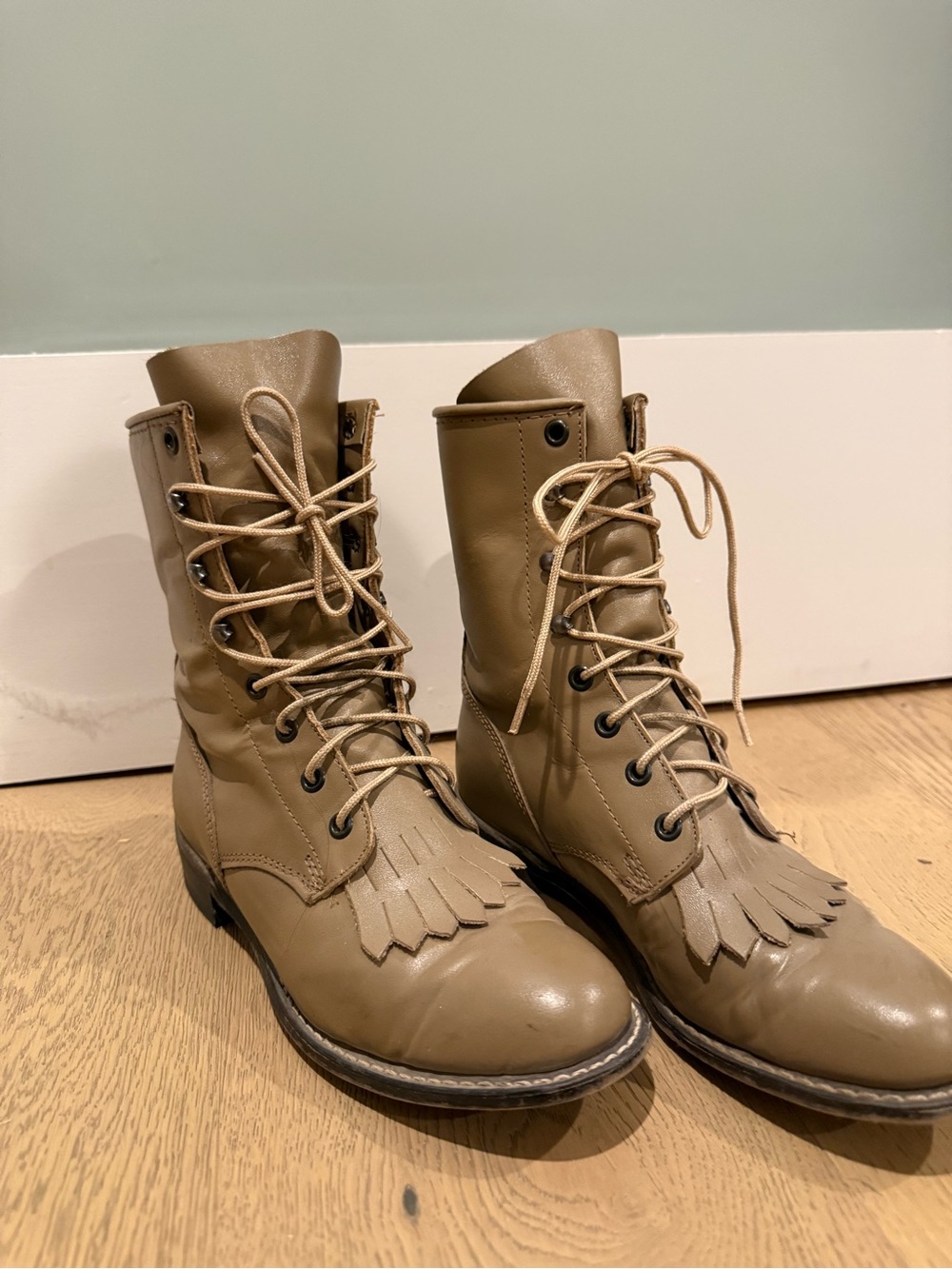 Vintage Women's Lace-Up Fringe Western Boots in Taupe
